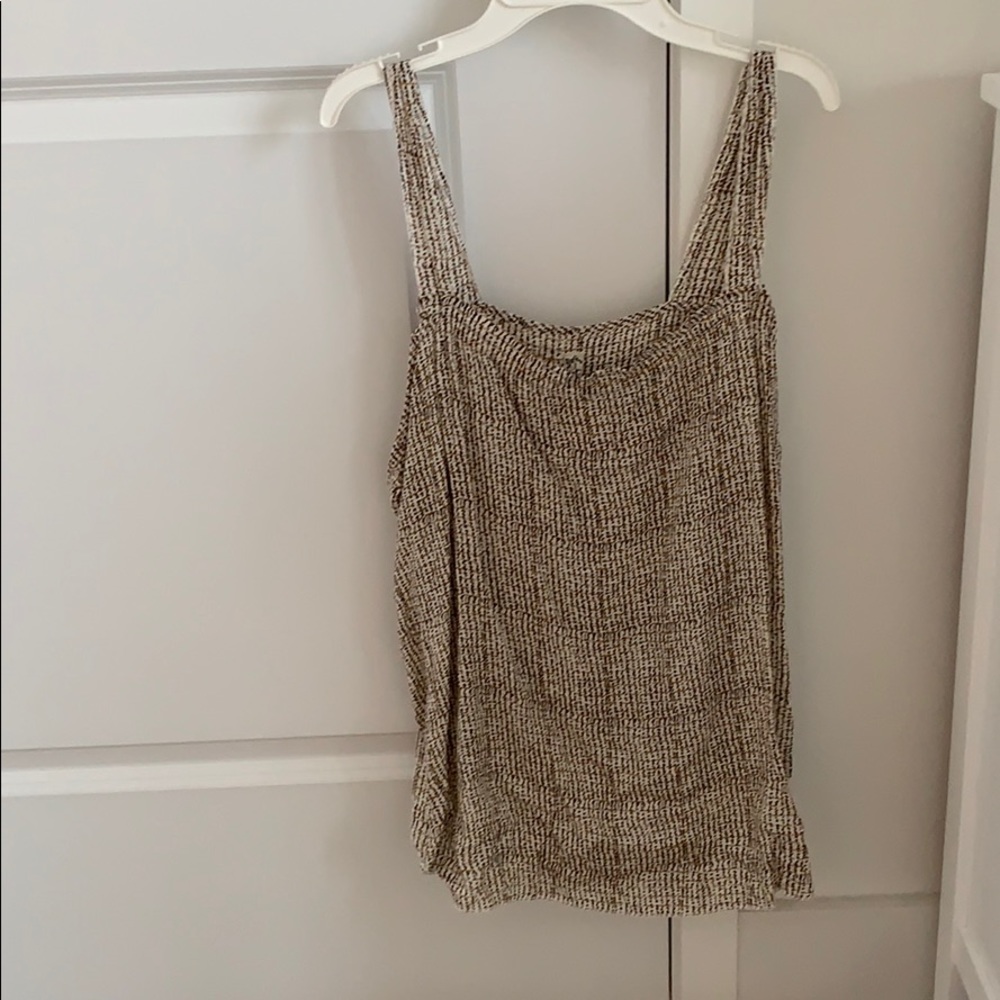 Flowy tank
